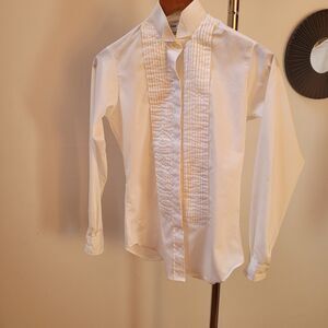 Lion Of Troy White Sewn Front Flat Ruffle Tuxedo Collar Lg Slv Size 4